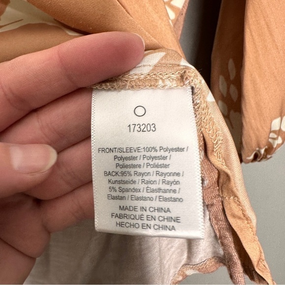 Anthropologie DOLAN ANTHRO Alvia Orange Mixed 1/2 Sleeve Top V Neck Floral - Picture 8 of 10